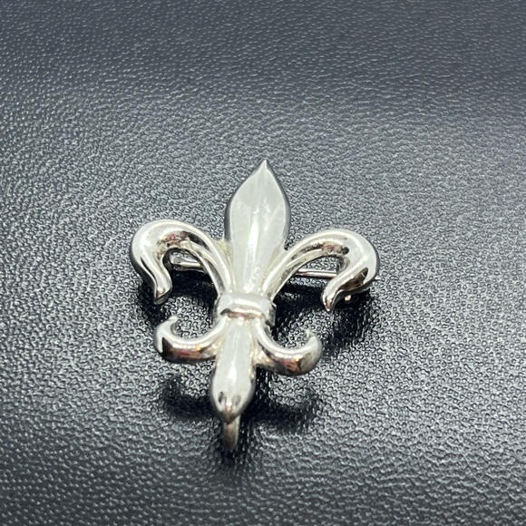 Fleur de Lis sterling silver brooch pin signed C.T. Vintage - Picture 3 of 14